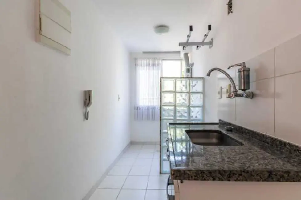 Foto 6 de Apartamento com 3 quartos à venda, 65m2 em Rio De Janeiro - RJ
