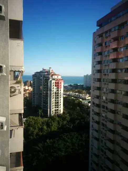Foto 2 de Apartamento com 4 quartos à venda, 127m2 em Rio De Janeiro - RJ