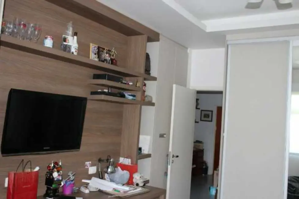 Foto 3 de Apartamento com 4 quartos à venda, 202m2 em Rio De Janeiro - RJ