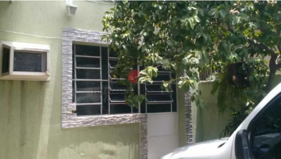 Foto 2 de Casa com 2 quartos à venda, 150m2 em Rio De Janeiro - RJ