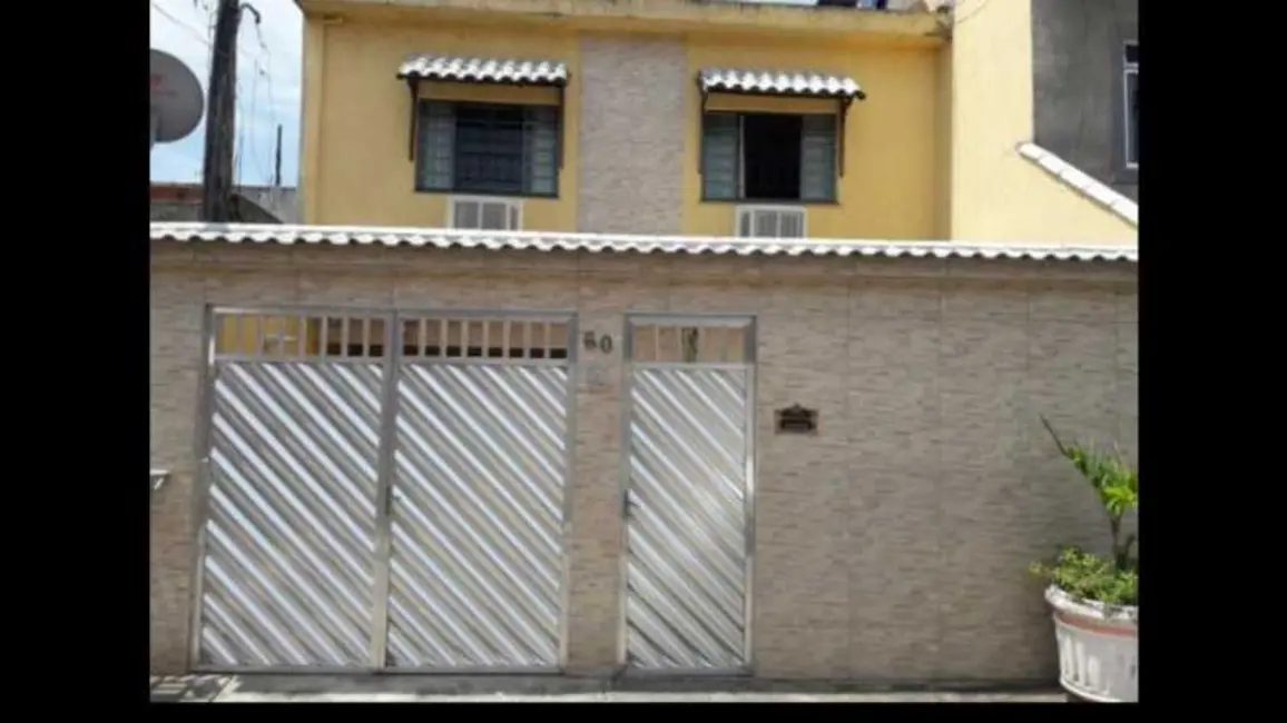 Foto 2 de Casa com 2 quartos à venda, 100m2 em Rio De Janeiro - RJ