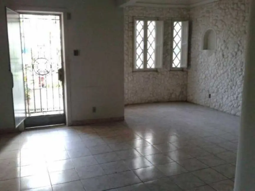 Foto 2 de Casa com 5 quartos à venda, 200m2 em Rio De Janeiro - RJ