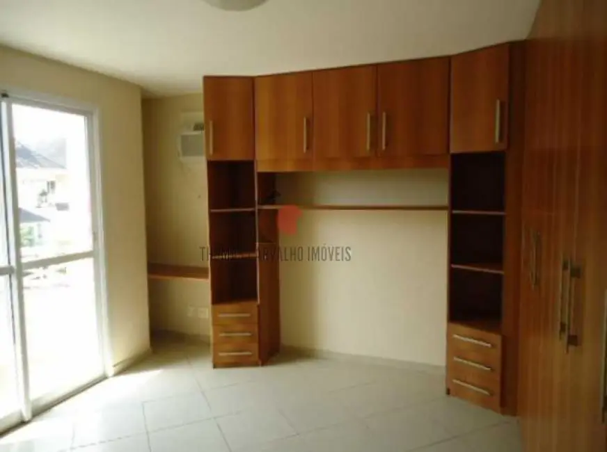 Casa de Condomínio com 4 quartos à venda, 200m2 em Rio De Janeiro - RJ - imagem 5 Foto 5 de Casa de Condomínio com 4 quartos à venda, 200m2 em Rio De Janeiro - RJ