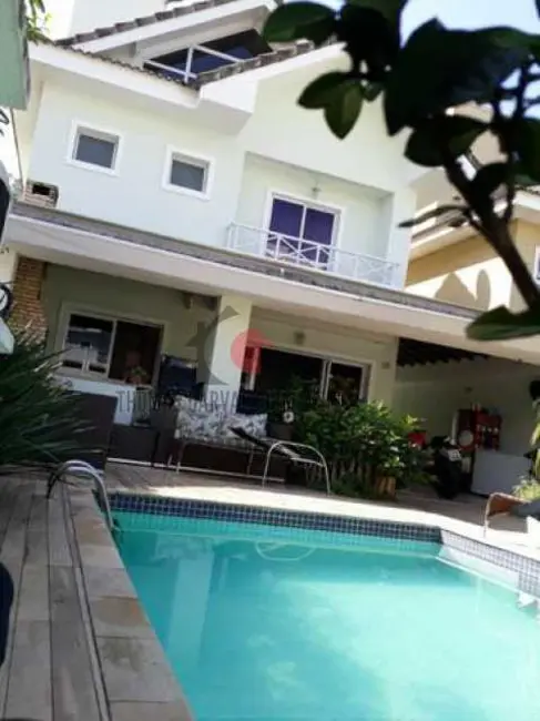 Casa de Condomínio com 4 quartos à venda, 50m2 em Rio De Janeiro - RJ - imagem 3 Foto 3 de Casa de Condomínio com 4 quartos à venda, 50m2 em Rio De Janeiro - RJ