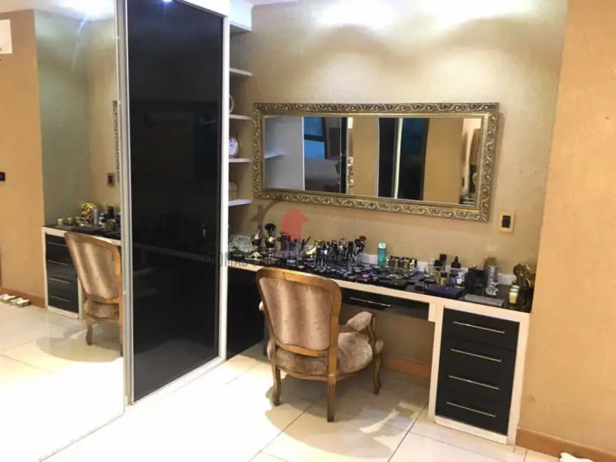 Cobertura com 5 quartos à venda, 410m2 em Rio De Janeiro - RJ - imagem 8 Foto 8 de Cobertura com 5 quartos à venda, 410m2 em Rio De Janeiro - RJ