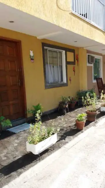 Foto 3 de Casa de Vila com 3 quartos à venda, 73m2 em Rio De Janeiro - RJ