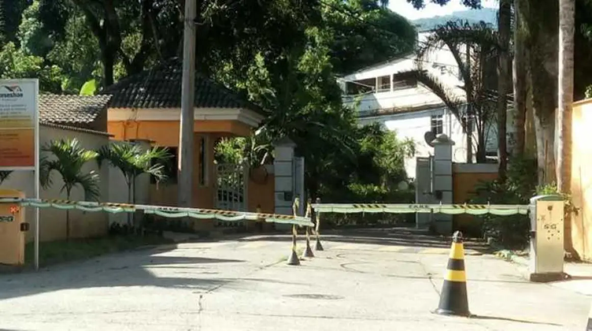 Foto 2 de Terreno / Lote à venda, 216m2 em Rio De Janeiro - RJ
