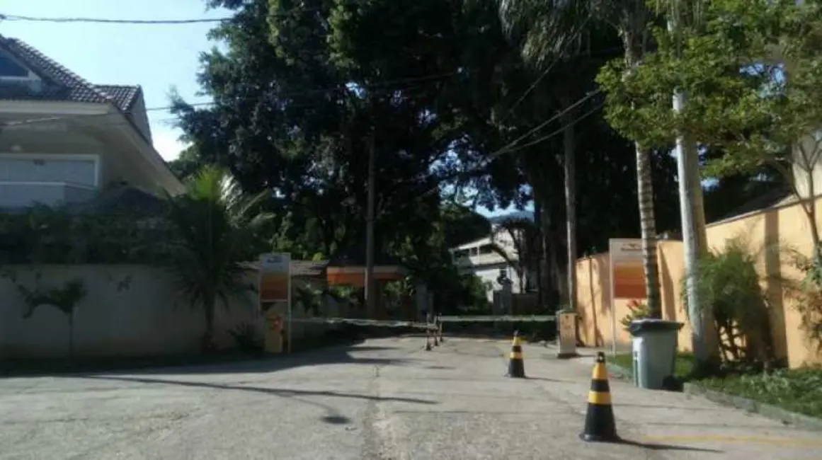 Foto 4 de Terreno / Lote à venda, 216m2 em Rio De Janeiro - RJ