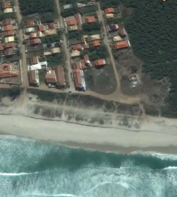 Foto 3 de Terreno / Lote à venda, 600m2 em Araruama - RJ