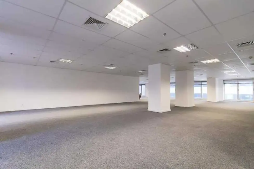 Sala Comercial à venda, 675m2 em Rio De Janeiro - RJ - imagem 3 Foto 3 de Sala Comercial à venda, 675m2 em Rio De Janeiro - RJ