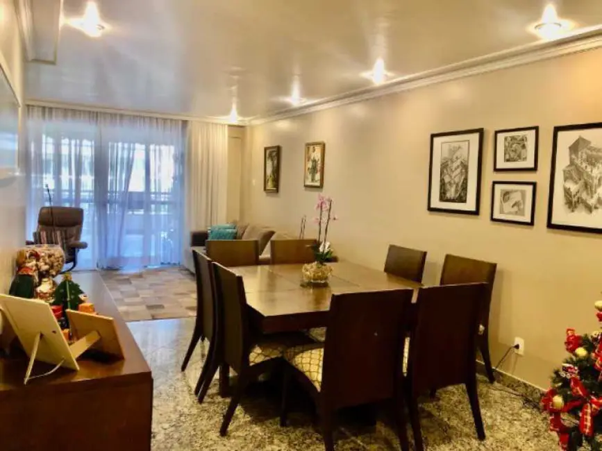 Apartamento com 4 quartos à venda, 183m2 em Rio De Janeiro - RJ - imagem 3 Foto 3 de Apartamento com 4 quartos à venda, 183m2 em Rio De Janeiro - RJ