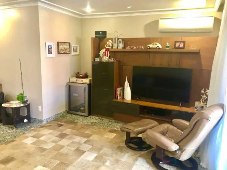 Apartamento com 4 quartos à venda, 183m2 em Rio De Janeiro - RJ - imagem 4 Foto 4 de Apartamento com 4 quartos à venda, 183m2 em Rio De Janeiro - RJ