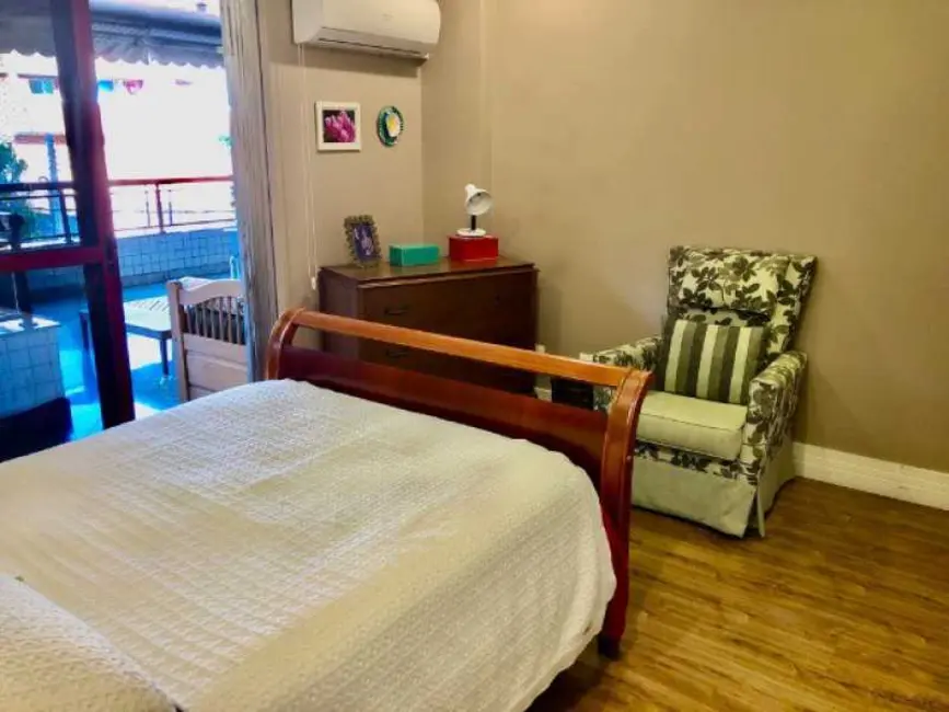 Apartamento com 4 quartos à venda, 183m2 em Rio De Janeiro - RJ - imagem 9 Foto 9 de Apartamento com 4 quartos à venda, 183m2 em Rio De Janeiro - RJ