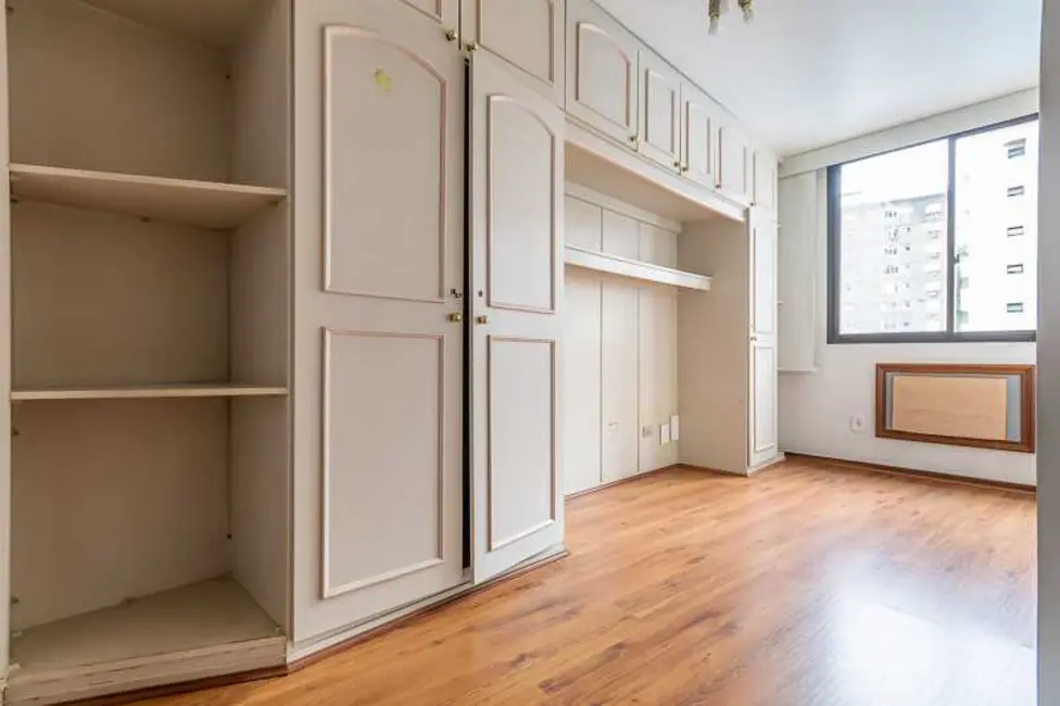 Apartamento com 4 quartos à venda, 220m2 em Rio De Janeiro - RJ - imagem 6 Foto 6 de Apartamento com 4 quartos à venda, 220m2 em Rio De Janeiro - RJ