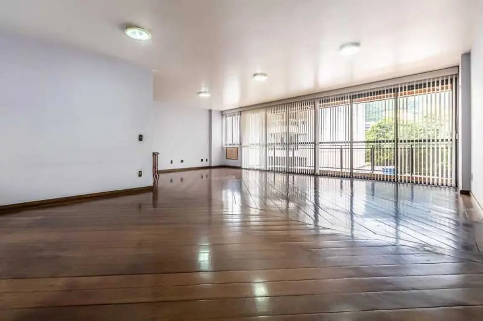 Apartamento com 4 quartos à venda, 220m2 em Rio De Janeiro - RJ - imagem 1 Foto 1 de Apartamento com 4 quartos à venda, 220m2 em Rio De Janeiro - RJ