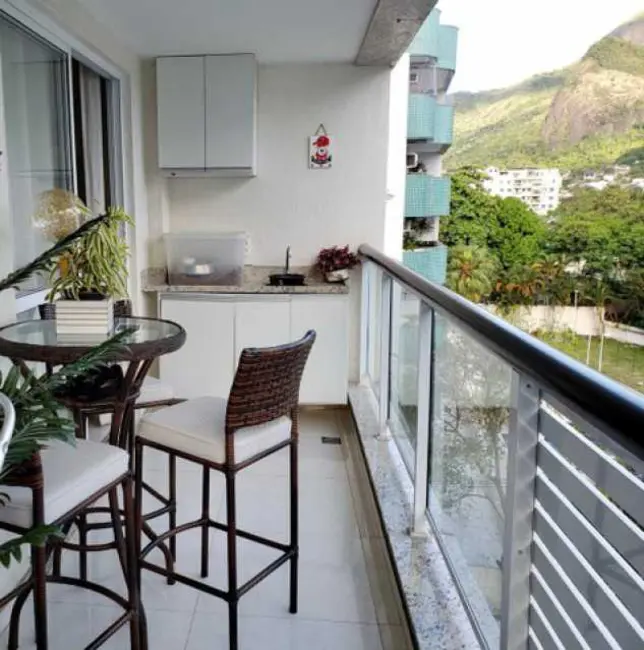Apartamento com 3 quartos à venda, 80m2 em Rio De Janeiro - RJ - imagem 4 Foto 4 de Apartamento com 3 quartos à venda, 80m2 em Rio De Janeiro - RJ