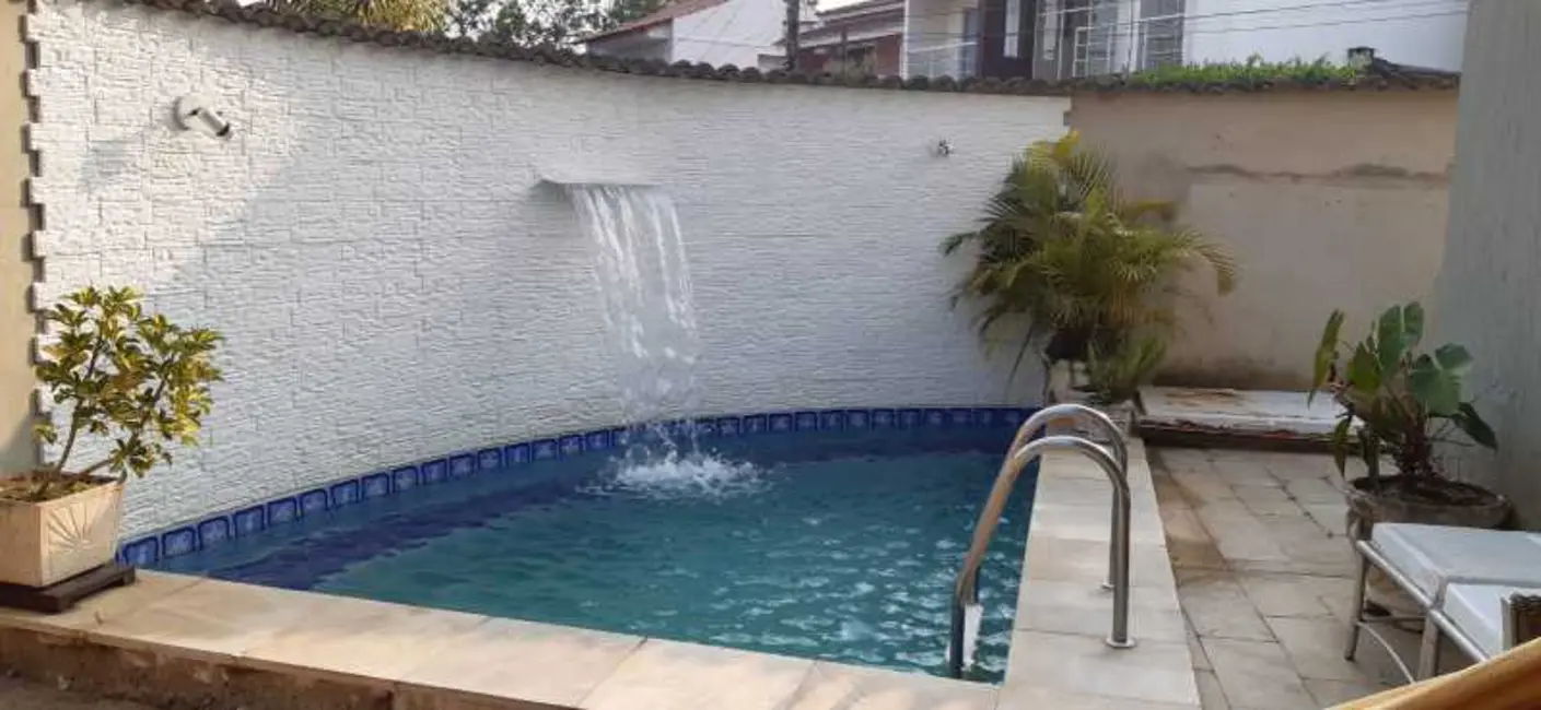 Foto 1 de Casa de Condomínio com 3 quartos à venda, 180m2 em Rio De Janeiro - RJ