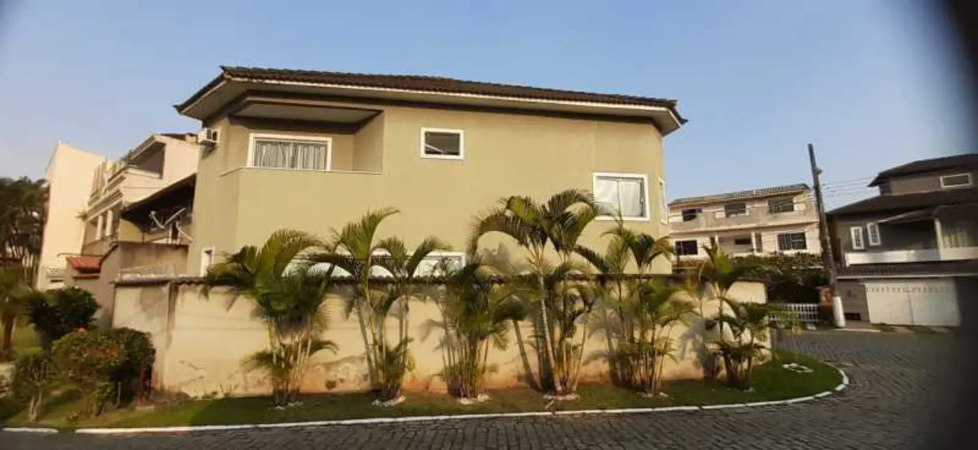 Casa de Condomínio com 3 quartos à venda, 180m2 em Rio De Janeiro - RJ - imagem 4 Foto 4 de Casa de Condomínio com 3 quartos à venda, 180m2 em Rio De Janeiro - RJ