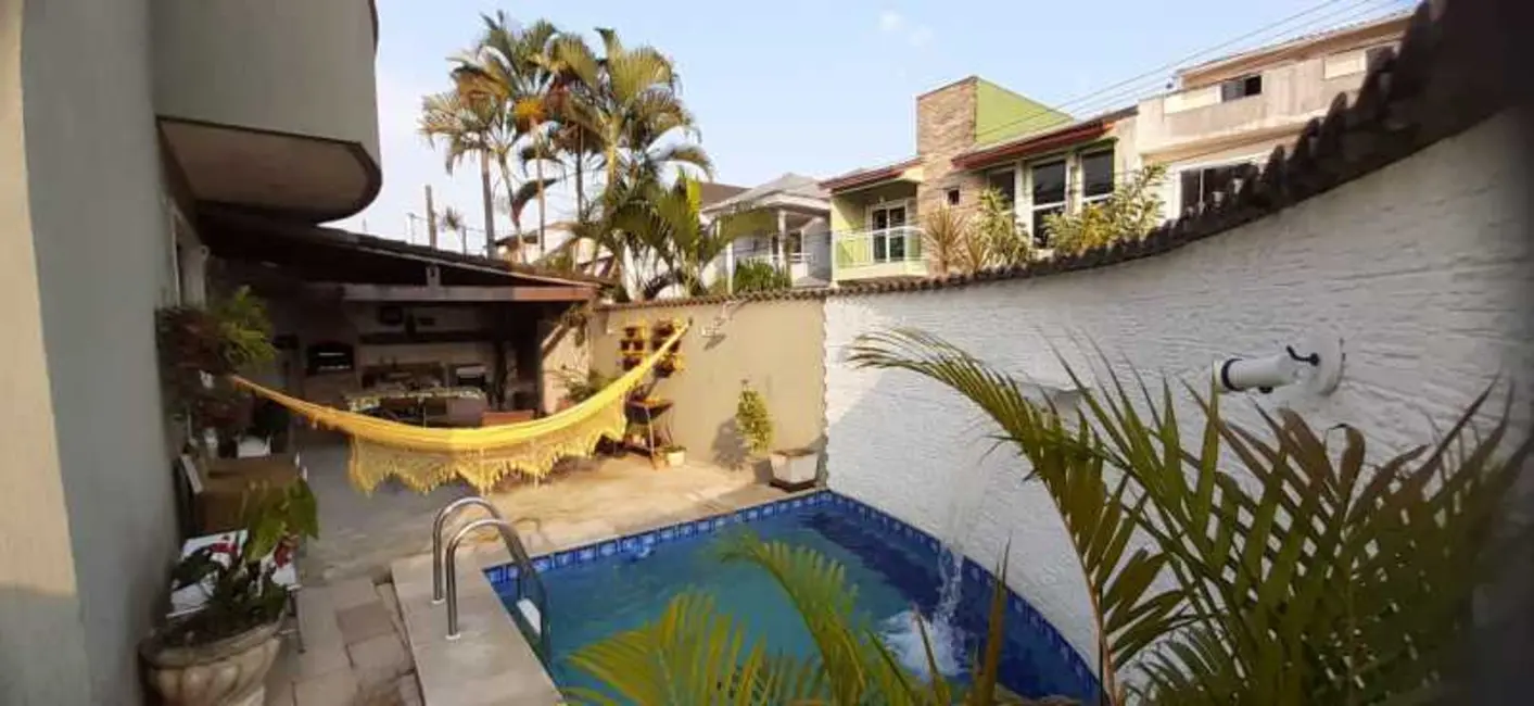 Casa de Condomínio com 3 quartos à venda, 180m2 em Rio De Janeiro - RJ - imagem 9 Foto 9 de Casa de Condomínio com 3 quartos à venda, 180m2 em Rio De Janeiro - RJ