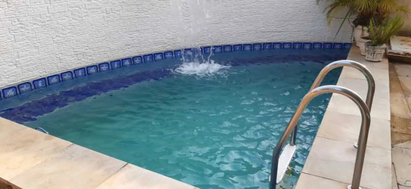 Foto 2 de Casa de Condomínio com 3 quartos à venda, 180m2 em Rio De Janeiro - RJ