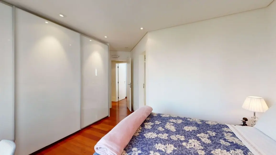 Apartamento com 3 quartos à venda, 189m2 em Moema, São Paulo - SP - imagem 3 Foto 3 de Apartamento com 3 quartos à venda, 189m2 em Moema, São Paulo - SP