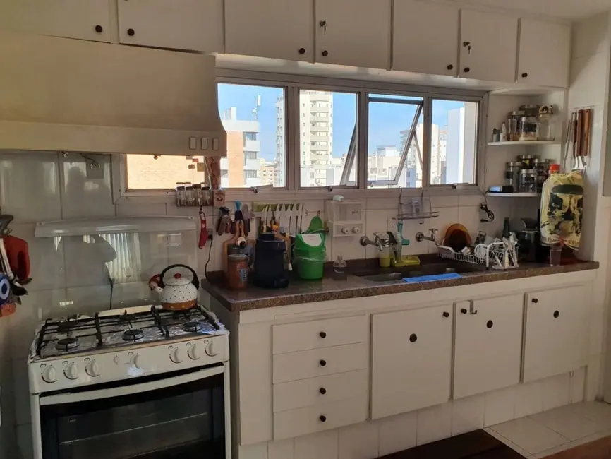 Apartamento com 3 quartos à venda, 112m2 em Moema, São Paulo - SP - imagem 4 Foto 4 de Apartamento com 3 quartos à venda, 112m2 em Moema, São Paulo - SP