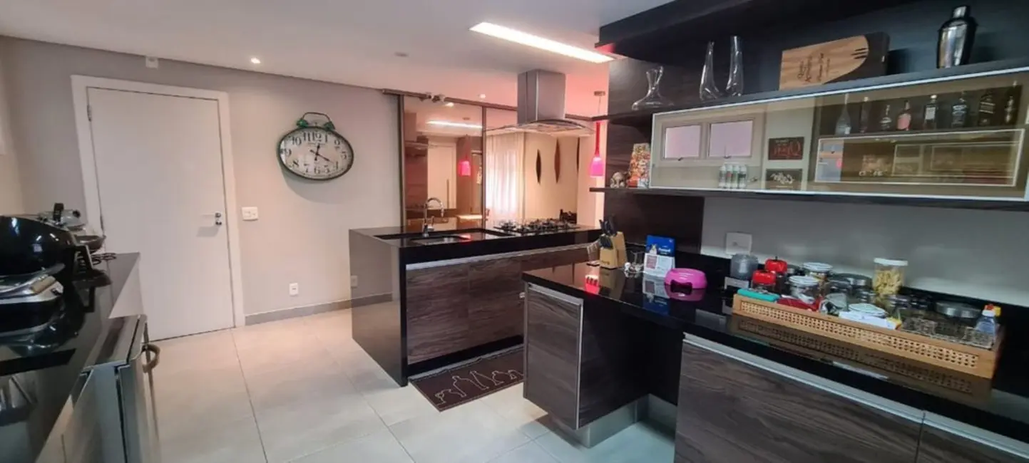 Foto 8 de Apartamento com 3 quartos à venda, 187m2 em Itaim Bibi, São Paulo - SP