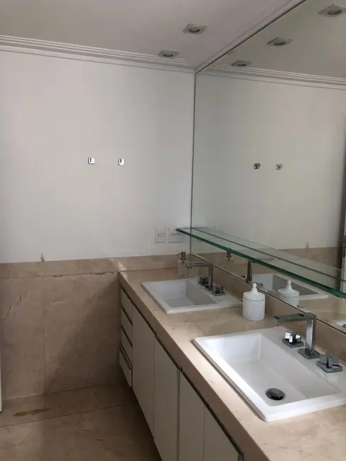 Apartamento com 3 quartos à venda, 190m2 em Higienópolis, São Paulo - SP - imagem 4 Foto 4 de Apartamento com 3 quartos à venda, 190m2 em Higienópolis, São Paulo - SP