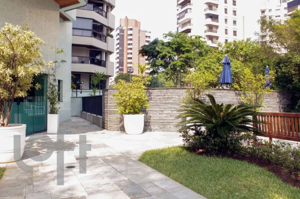 Apartamento com 4 quartos à venda, 231m2 em Moema, São Paulo - SP - imagem 9 Foto 9 de Apartamento com 4 quartos à venda, 231m2 em Moema, São Paulo - SP