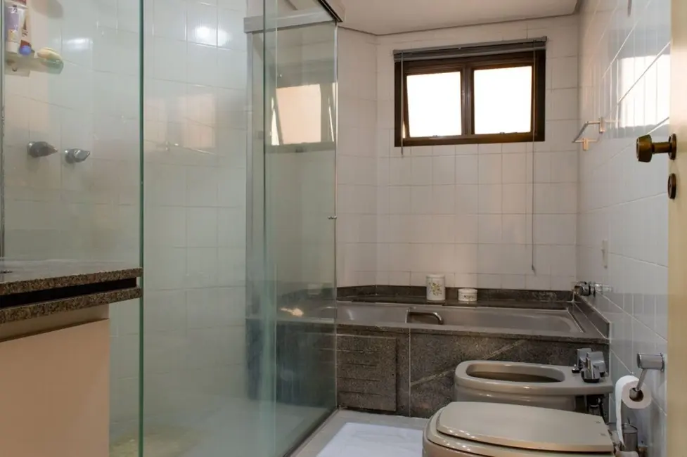 Apartamento com 3 quartos à venda, 161m2 em Aclimação, São Paulo - SP - imagem 2 Foto 2 de Apartamento com 3 quartos à venda, 161m2 em Aclimação, São Paulo - SP