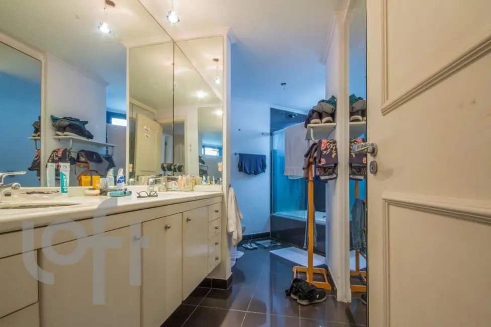 Foto 2 de Apartamento com 3 quartos à venda, 239m2 em Itaim Bibi, São Paulo - SP