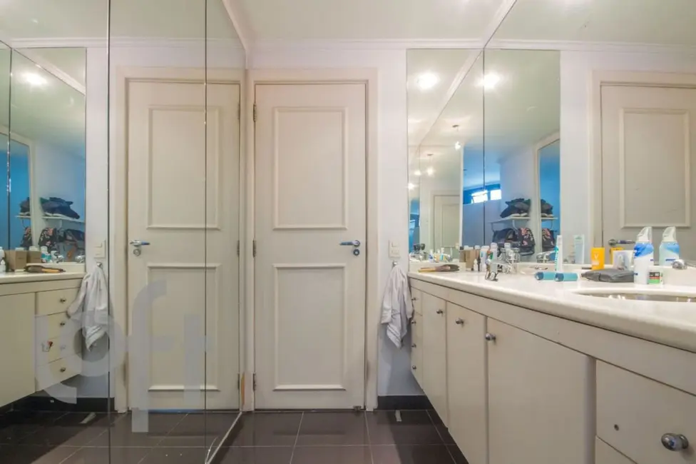 Foto 3 de Apartamento com 3 quartos à venda, 239m2 em Itaim Bibi, São Paulo - SP