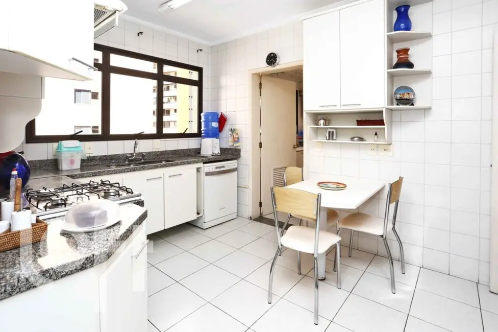 Apartamento com 3 quartos à venda, 156m2 em Moema, São Paulo - SP - imagem 5 Foto 5 de Apartamento com 3 quartos à venda, 156m2 em Moema, São Paulo - SP