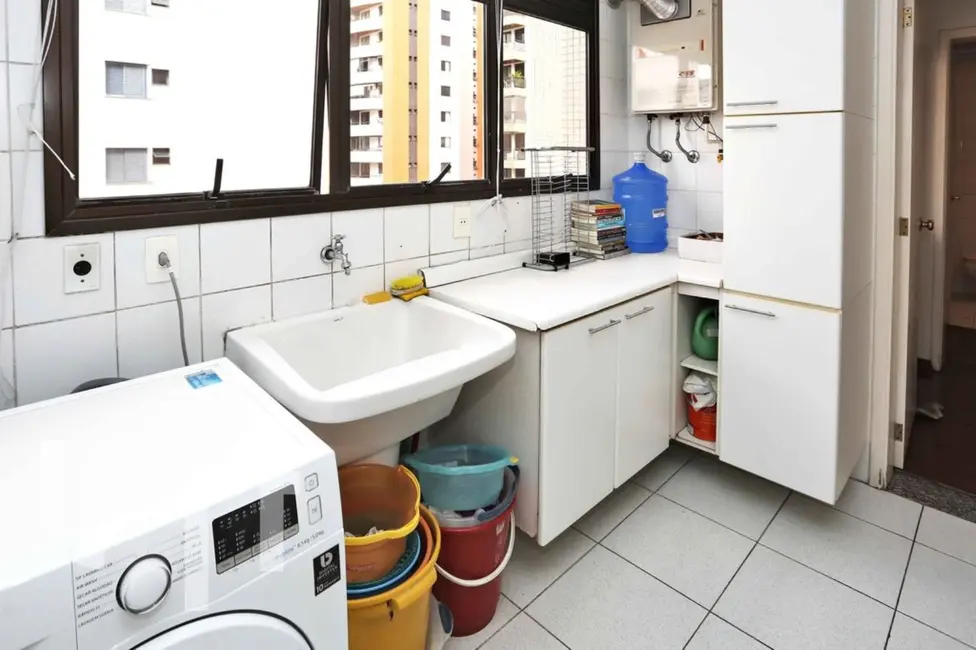 Apartamento com 3 quartos à venda, 156m2 em Moema, São Paulo - SP - imagem 6 Foto 6 de Apartamento com 3 quartos à venda, 156m2 em Moema, São Paulo - SP