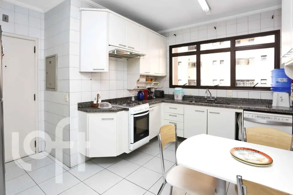 Apartamento com 3 quartos à venda, 156m2 em Moema, São Paulo - SP - imagem 4 Foto 4 de Apartamento com 3 quartos à venda, 156m2 em Moema, São Paulo - SP