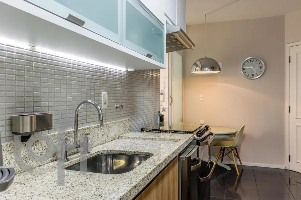 Apartamento com 3 quartos à venda, 121m2 em Moema, São Paulo - SP - imagem 8 Foto 8 de Apartamento com 3 quartos à venda, 121m2 em Moema, São Paulo - SP