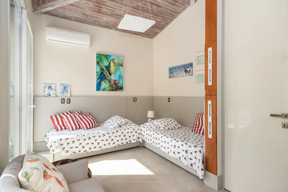 Foto 7 de Casa de Condomínio com 6 quartos à venda, 700m2 em Tabatinga, Caraguatatuba - SP