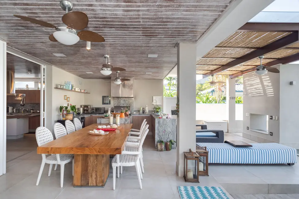 Foto 8 de Casa de Condomínio com 6 quartos à venda, 700m2 em Tabatinga, Caraguatatuba - SP