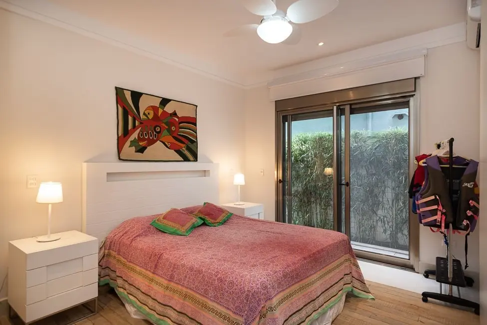 Foto 3 de Casa de Condomínio com 8 quartos à venda, 600m2 em Tabatinga, Caraguatatuba - SP