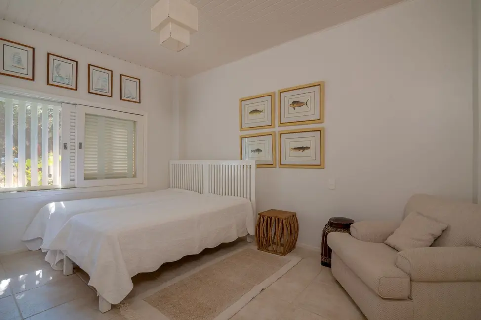 Foto 9 de Casa com 7 quartos à venda, 588m2 em Sao Sebastiao - SP