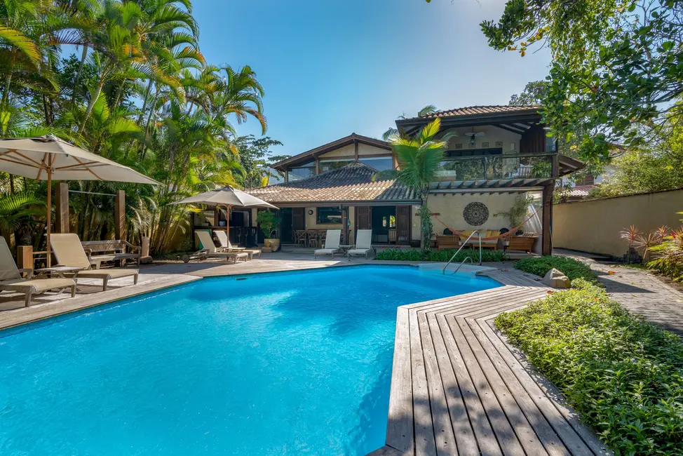 Foto 1 de Casa com 7 quartos à venda, 588m2 em Sao Sebastiao - SP