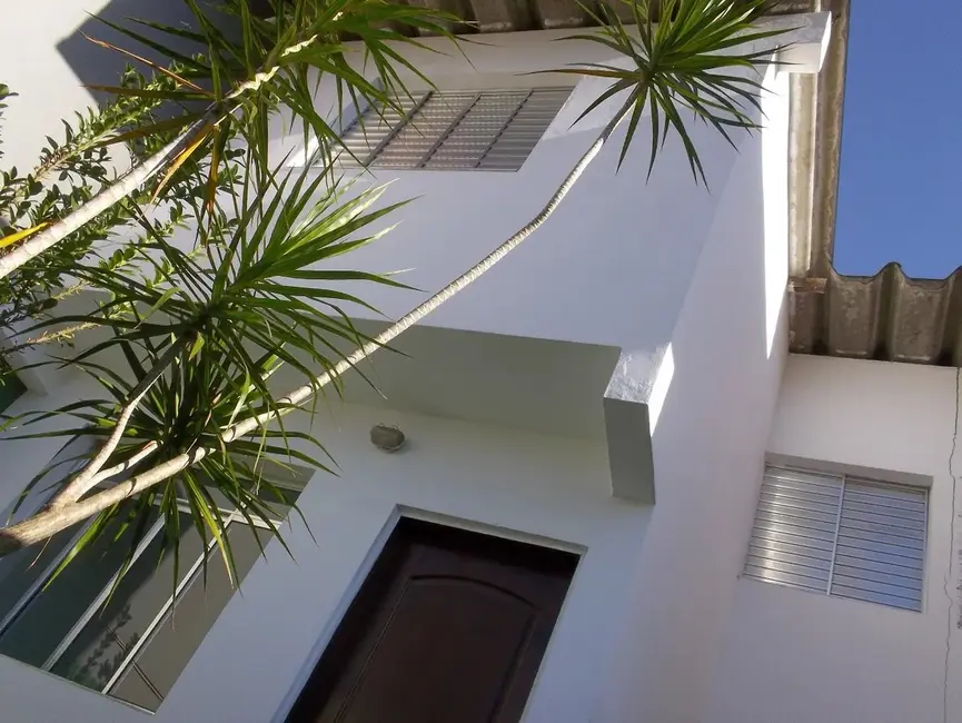 Foto 1 de Casa com 3 quartos para alugar, 150m2 em Centro Alto, Ribeirao Pires - SP