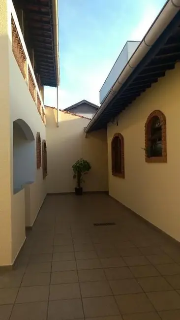 Foto 3 de Casa com 4 quartos à venda, 210m2 em Bocaina, Ribeirao Pires - SP