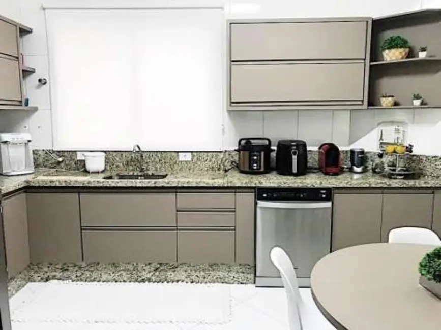 Apartamento com 3 quartos à venda, 140m2 em Parque São Vicente, Maua - SP - imagem 5 Foto 5 de Apartamento com 3 quartos à venda, 140m2 em Parque São Vicente, Maua - SP