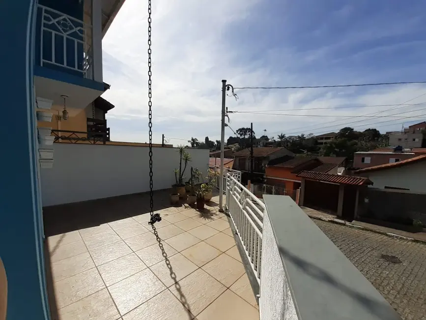 Casa com 3 quartos à venda, 175m2 em Suíssa, Ribeirao Pires - SP - imagem 3 Foto 3 de Casa com 3 quartos à venda, 175m2 em Suíssa, Ribeirao Pires - SP