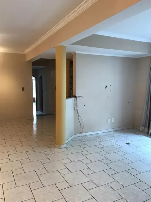 Foto 5 de Casa com 3 quartos à venda, 380m2 em Matriz, Maua - SP
