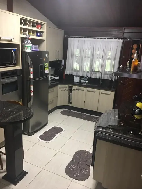 Casa de Condomínio com 3 quartos à venda e para alugar, 270m2 em Roncon, Ribeirao Pires - SP - imagem 5 Foto 5 de Casa de Condomínio com 3 quartos à venda e para alugar, 270m2 em Roncon, Ribeirao Pires - SP