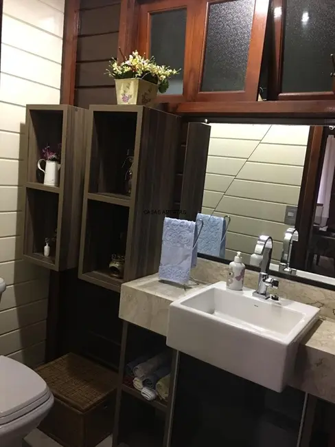 Casa de Condomínio com 3 quartos à venda e para alugar, 270m2 em Roncon, Ribeirao Pires - SP - imagem 9 Foto 9 de Casa de Condomínio com 3 quartos à venda e para alugar, 270m2 em Roncon, Ribeirao Pires - SP