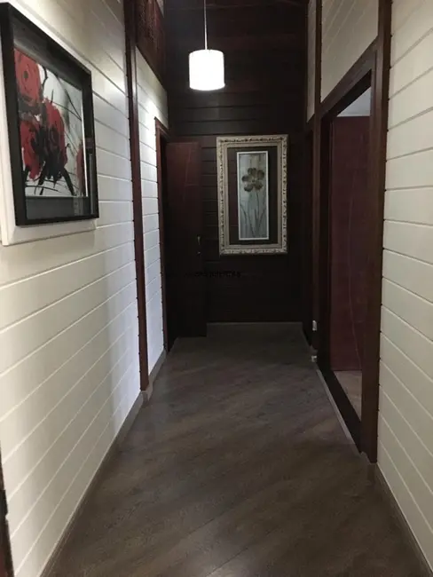 Casa de Condomínio com 3 quartos à venda e para alugar, 270m2 em Roncon, Ribeirao Pires - SP - imagem 3 Foto 3 de Casa de Condomínio com 3 quartos à venda e para alugar, 270m2 em Roncon, Ribeirao Pires - SP