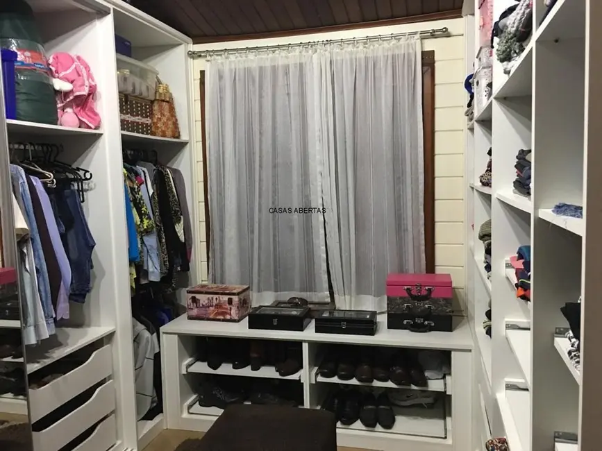 Casa de Condomínio com 3 quartos à venda e para alugar, 270m2 em Roncon, Ribeirao Pires - SP - imagem 6 Foto 6 de Casa de Condomínio com 3 quartos à venda e para alugar, 270m2 em Roncon, Ribeirao Pires - SP